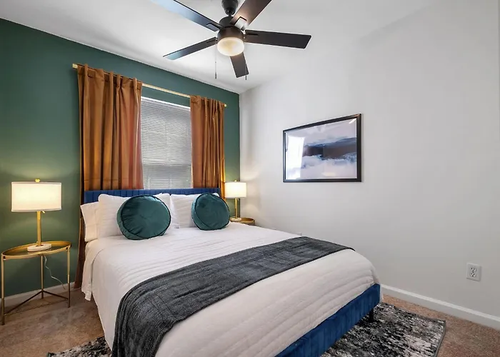 Holiday home Lakefront 3bd - Ping Pong, Movie Nights - Near Fsu Tallahassee